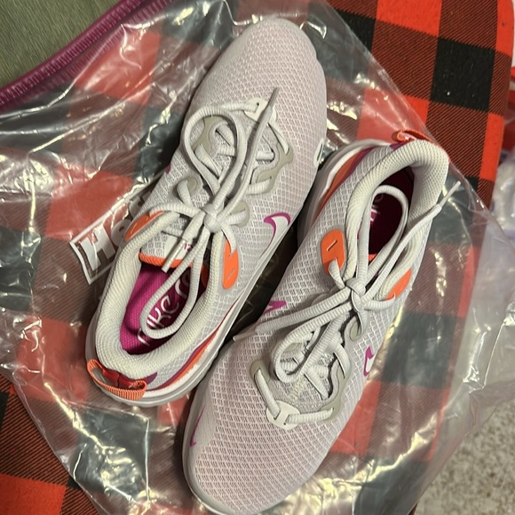 Nike Renew sneakers worn once but still in excellent condition - Picture 3 of 7